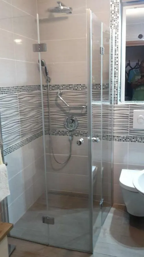 Luxury Apartment By The Sea With Private Whirlpool And Terrace 50M2 Posedarje