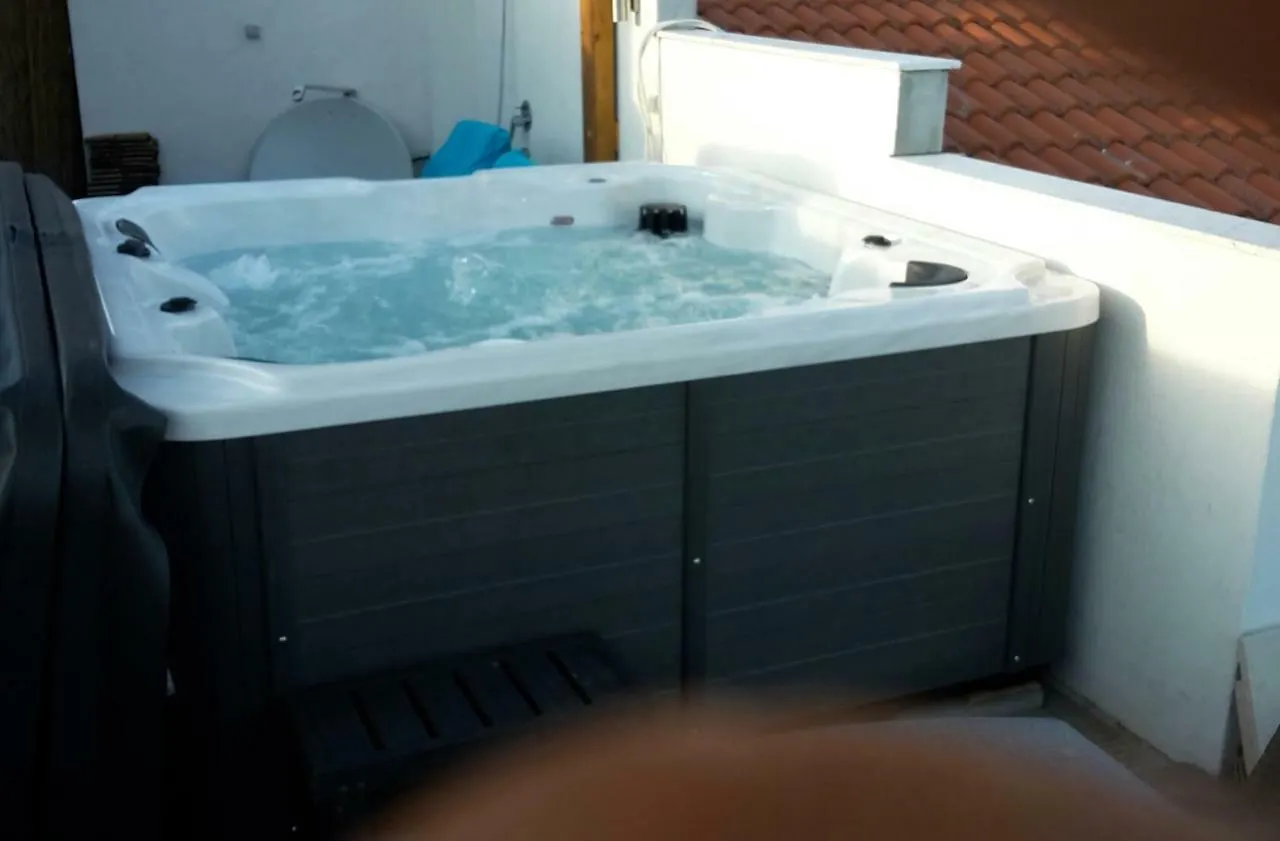 Luxury Apartment By The Sea With Private Whirlpool And Terrace 50M2 Posedarje