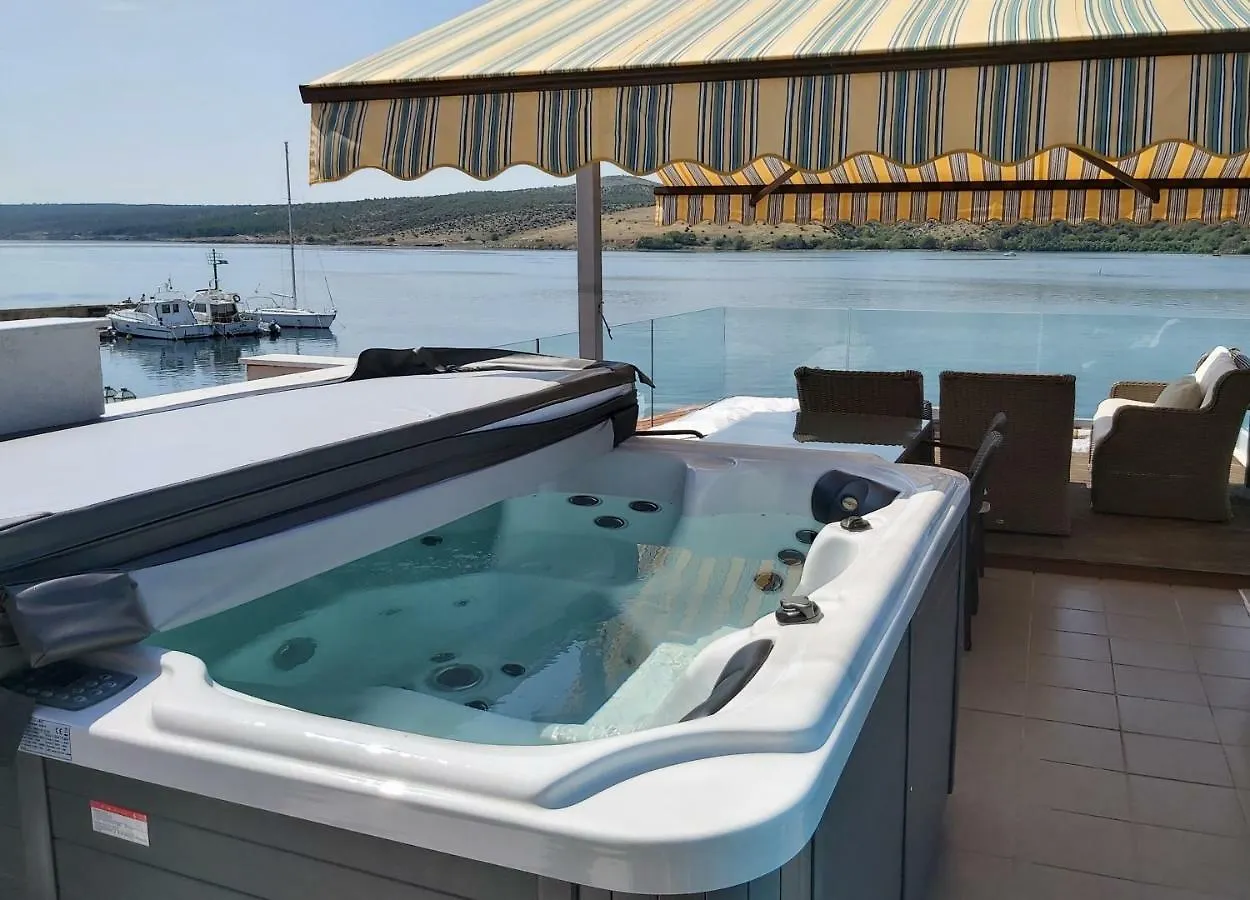 Luxury Apartment By The Sea With Private Whirlpool And Terrace 50M2 Posedarje 0*,